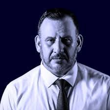 Carlos Goris's Instagram, Twitter & Facebook