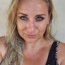 Polacy ciągną do tego sanktuarium. Oczy Maryi kryją tajemnicę 👉  https://kobieta.onet.pl/wiadomosci/oczy-tej-maryi-maja-skrywac-tajemnice-kloca-sie-o-to-od-wiekow/y937rcz?utm_term=autor_11&utm_source=facebook&utm_medium=social&utm_campaign=onet-page-post