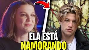 Millie bobby brown and jake bongiovi were spotted staying close while walking around new york in stylish summer outfits this week. Bomba Millie Bobby Brown Comecou A Namorar Com Jake Bongiovi Youtube