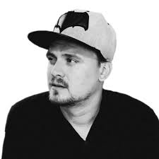 Happy Batman Day!! We can finally show you our Poison Ivy Maquette in all  of her glory!! Pre-Sale begins