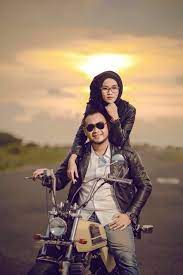 Check spelling or type a new query. Prewedding Bikers Pose Perkawinan Foto Perkawinan Pose