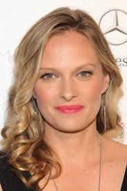This Is What The Cast Of Hocus Pocus Looks Like Now Vinessa Shaw Medium Curls Baliage Hair