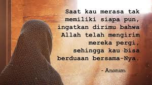 Wanita memilih diam ketika disakiti dialah wanita yang hatinya kuat untuk menahan amarah. Kata Kata Wanita Muslimah Sebagai Renungan Bijak Tiap Hari Kepogaul