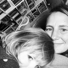 Natalia de Santiago la til eit nytt...