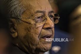 Semoga alloh menunjukkan kebenaran keadilan. Mahathir Mohamad Prihatin Dengan Kondisi Langkawi Republika Online