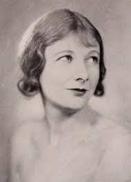 Frances Davey's Instagram, Twitter & Facebook