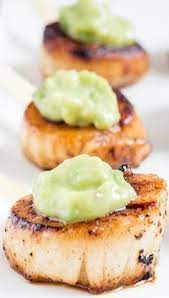 Seared Scallops With Honey Dijon Avocado Sauce T Scallop Recipes Food Recipes