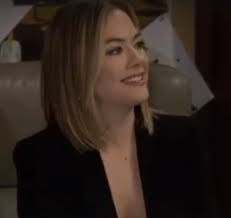 Hope may love Thomas in some way, but she's definitely not in love with  him. The proof is in the pudding. Hope didn't act so calm and bubbly  shortly after every Lope