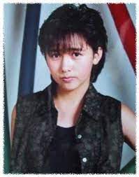 工藤静香顔変わった 顔大きい でかい 顔長い 顔面崩壊 顔怖い 顔の歪み 芸能人整形劣化 com 工藤静香 顔が大きい できちゃった結婚