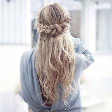 Future mariée, témoin, demoiselle d'honneur ou invitée ? Coiffure Avec Tresse 33 Idees Superbes Indemodables A La Suedoise
