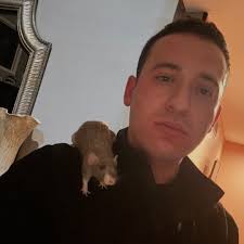 In a first-of-its-kind study, NIH researchers and their colleagues found  that the brain's control center for a lost limb can persist long after  surgical amputation, which starkly contrasts longstanding theories about the