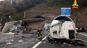 Maybe you would like to learn more about one of these? Incidente Sulla A6 Torino Savona Bisarca Carica Di Auto Si Ribalta