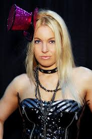 Hollie Stevens - Wikipedia