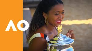 96 ответов 1 450 ретвитов 9 322 отметки «нравится». Naomi Osaka Takes The Trophy To The Beach Australian Open 2019 Youtube