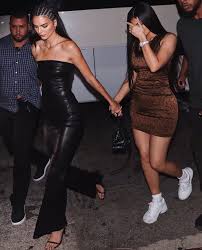 #celebrity #fashion #celebrityfashion #celebritystyle #celebritystreetstyle #streetfashion #kendalljenner #falloutfit #fallstyle #fallfashion #autumnfashion. Pin By Yonpa On Kendall Jenner Outfits Kylie Jenner Look Kylie Jenner Outfits