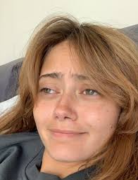 I respect adult Misty's dedication to wearing strictly crocs :  r/Yellowjackets