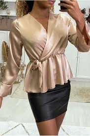 Check spelling or type a new query. Blouse Cache Coeur Satine Pour Femme En Beige Avec Volants Aux Manches