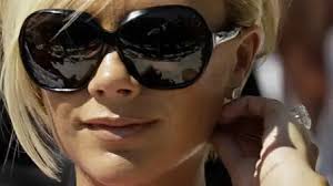 Oversized sunglasses put female drivers at risk