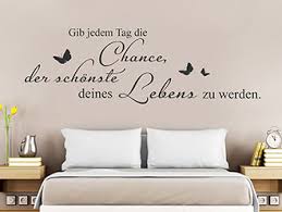 Heute ist die wandgestaltung bunt und individuell. Wandtattoos Fur Das Schlafzimmer Und Bett Wandtattoo De