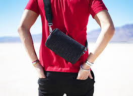 Dior Oblique Roller Messenger Bag How To Wear This Bag For Men Très beau sac dior cuir made in italy. dior oblique roller messenger bag how