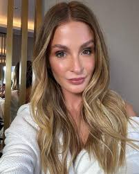 Tamara Lyons (tamaralyons2001)