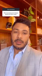 Você sabia que os filhos de uma relação extraconjugal também têm direitos  garantidos por lei? 👶⚖️, 👨‍💼, Oi, eu sou o advogado Leandro Brum,  especialista em Direito de Família, e hoje vou esclarecer ...