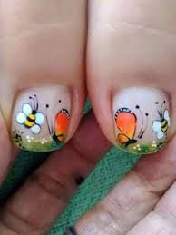Si estás pensando en uñas decoradas, seguramente estás pensando en colocarte las uñas acrílicas. Hermoso Diseno De Mariposas Para Una Linda Pedicura Manoslindas Com Toe Nails French Manicure Toes Toe Nail Designs