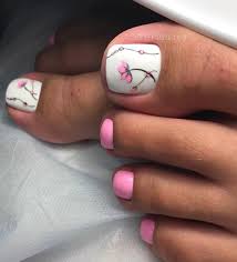 Es hora de conocer cuáles serán las uñas 2021 que más vamos a ver y cuáles son los diseños de uñas que están más de moda. Imagen Relacionada Summer Toe Nails Pedicure Designs Toenails Pink Pedicure