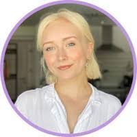 Abigail Thomson's Instagram, Twitter & Facebook