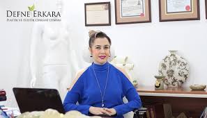 Merak edilen soruların yanıtlarına ve deniz işın'ın biyografisine birlikte bakalım. Plastik Cerrah Ne Yapar Defne Erkara
