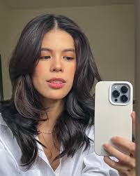 proud of the airwrap look ive achieved with my cheap velcro rollers 🤭 bet  you guys cant even tell im wearing braces here! been thoroughly enjoying  the convenience of @alinainvisiblebraces 🤍 i