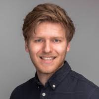 Lisa Steinberger's Instagram, Twitter & Facebook