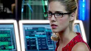 She plays felicity smoak on the cw network's arrow (2012) and the flash (2014), and appears in the upcoming, acclaimed feature film, brooklyn (2015), alongside oscar nominees saoirse ronan. 23 Times Felicity Smoak Was The Real Superhero Of Arrow Mtv