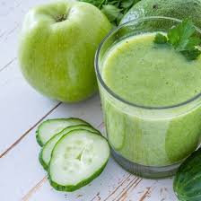 Jus Detox Concombre Pomme Et Gingembre Recette En 2020 Smoothie Pomme Jus Detox Concombre