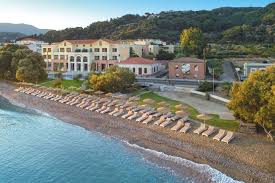 Recepcja, obsługa restauracji, baru, panie sprzątające na najwyższym poziomie. Samaina Inn Hotel A Karlovassi Samos Grece Tui 2021