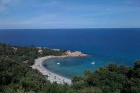 Villa, appartement, résidence, gîte, hôtel, chambre d'hôtes, de luxe et charme avec les activités sportives à proximité. Villa De Standing A Solenzara En Corse Du Sud Avec Piscine Privee Et Vue Exceptionnelle Sur Mer Sari Solenzara