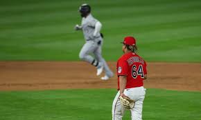 Mercedes proceeded to rake his way to the majors, but only briefly. White Sox Twins Yermin Mercedes Hits 3 0 Pitch For Hr Off Astudillo