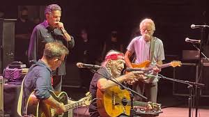 Watch Bob Weir & Willie Nelson Find 'It's Hard To Be Humble' In South  Carolina