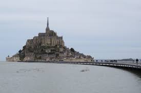 La grande marée depuis le plus grand archipel européen. Les Grandes Marees Des Ce Lundi 10 Fevrier Mettront Le Mont Saint Michel En Ile La Gazette De La Manche