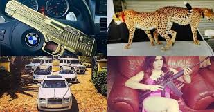 Mexico is auctioning off six houses once owned by jailed drug kingpin joaquin el chapo guzman — complete with reinforced metal gates and escape tunnels into culiacan's sewer system. The Crazy Narco Instagram Photos Of Mexico S Drug Cartels