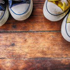 If that's not enough to convince you to make your own wood filler, this recipe only requires two ingredients. How To Fix Gaps In Hardwood Floors