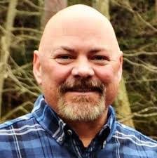 Dean Combs's Instagram, Twitter & Facebook