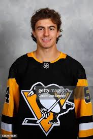 64 Photos & High Res Pictures