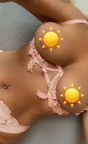 Mamanpomponette on X: Retweet si tu aimerais voir mes super beau mamelons  dans censure…abonne-toi a mon compte mym et tu auras un rabais de 50% en  utilisant le code promo: famille et