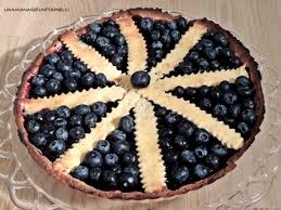 Il crumble ai mirtilli freschi è la ricetta perfetta per chi come me ama i mirtilli, si prepara in 5 minuti, il risultato sarà un guscio. Crostata Di Frolla Di Farro Ai Mirtilli Una Manager Ai Fornelli