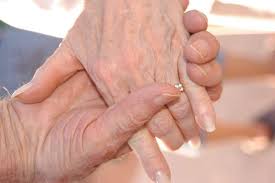 Elisabetta, che ha 91 anni, parlerà di suo marito, e filippo, che ne ha 96, di sua moglie: 50 Anni Di Matrimonio 11 Idee Regalo Per Le Nozze D Oro