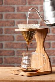 Kit Hario V60 Oliver Glass Une Idee Cadeau Denichee Par Georges Sur Allocadeau Com Dripcoffee Coffee Accessories Diy Coffee Coffee Stands