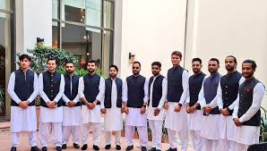 Former captain of the pakistan cricket team and current prime minister imran khan, along with pakistan cricket board's (pcb) . Pakistan Cricket Team T20 Squad Meets Pm Imran Khan In Islamabad Pro Iqra News