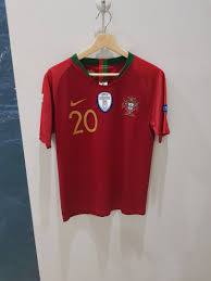 Seleção portuguesa de futbol) adalah tim yang mewakili portugal dalam kejuaraan sepak bola internasional. Jersey Timnas Portugal 2019 Olah Raga Baju Olahraga Di Carousell