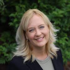 Erika Bernal's Instagram, Twitter & Facebook